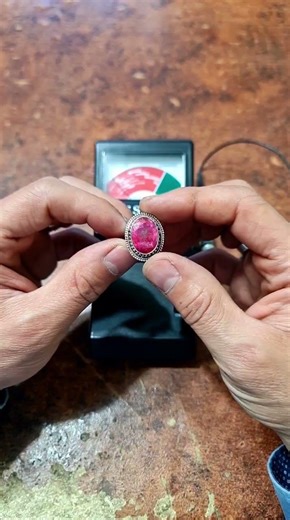 خاتم ياقوت احمر طبيعي Ruby حجر الهيبة والقبول #احجار_كريمة #الشريف_للاحجار_الكريمة #الاحجار_الكريمة
