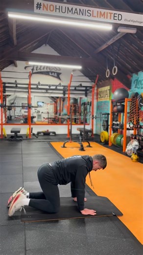 🏃‍♂️ Exercises Every Runner Should Be Doing 💪🔥 It’s New York Marathon weekend 🇺🇸🗽 I ran NYC a year ago and the buzz never leaves you — so with all the marathon vibes in full swing, I wanted to share some of my favourite gym exercises for runners 🙌 If you want to run faster, move better and stay injury-free — these are gold 👇 ✅ Strength & Power Back Squats Goblet Squats Romanian Deadlifts Bulgarian Split Squats Single-Leg Deadlifts KB Swings 3-Way Lunges Russian Step-Ups (knee drive) Band