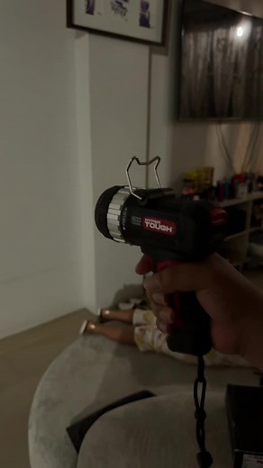 Linterna LED Hyper Tough 900 - Guía de Uso y Funcionalidades