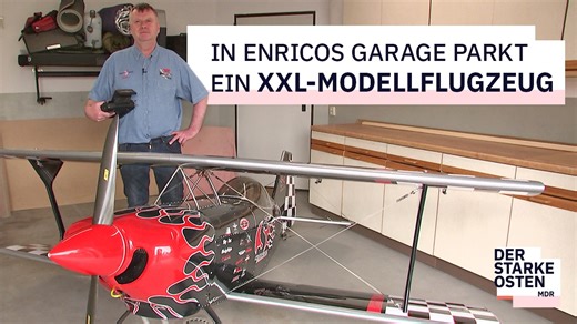 170K views · 1.5K reactions | Vor über 45 Jahren hat Enrico seine Begeisterung für den Modellbau entdeckt – inzwischen baut er Motorflieger im Maßstab 1 zu 2,5 nach. ️️ Und da so ein großes Hobby Platz braucht, hat der 58-Jährige inzwischen sein Auto aus der Garage verbannt. 路 | Der starke Osten | Facebook