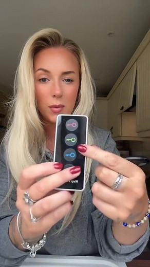 Say goodbye to lost keys and wallets! 🚪 Streamline your morning routine with this smart anti-loss tracker set. Locate essentials like bags, pets, and more in seconds. Save hours of searching time - perfect for busy professionals on-the-go! Easy-to-use solution keeps you organized and focused. | Advocatew