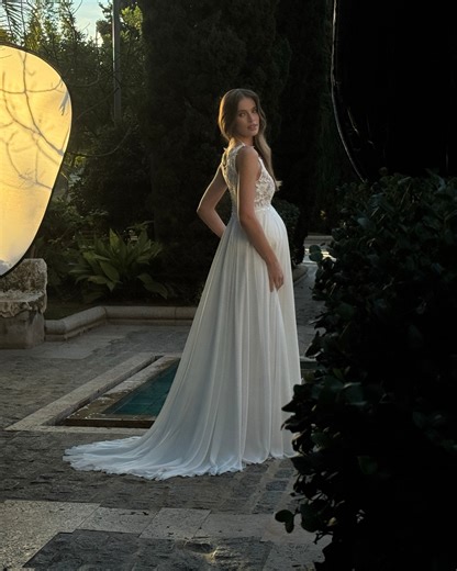 Bianco Evento | “Bumpin’ along” into Collection 2027 — our maternity bridal dress is made to celebrate your glow. ✨Because there’s a dress for every body —... | Instagram