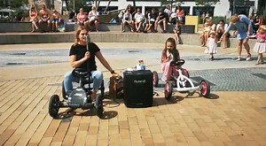 Go-Kart Straßenmusikkonzert Deluxe 💞 Hier der Link zum Original Song ❤️ Folgt uns auf Youtube: https://youtu.be/lVtG5q0SomA auf Instagram: https://www.instagram.com/herzchensingt | Herzchen