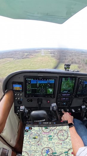 Aviation101 on Instagram: "The VR PRIVATE PILOT SERIES is now LIVE on CockpitClub! 🙌🏼 These videos are raw, uncut flights to virtually "put you in the pilot's seat" with an 8K 360º camera to step through every maneuver, procedures, and exercise in the Private Pilot Syllabus. This is over 60 hours of content in N80991, and the ability to see everything from the left-seat perspective with 360º camera tech is just so cool. Join us in this immersive content for only $4.99/mo (or $3.99/mo annually)
