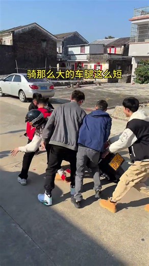 Xiaotudou's brain isn't very sharp either #Southern Little Potato #Motorcycle #Female Rider
