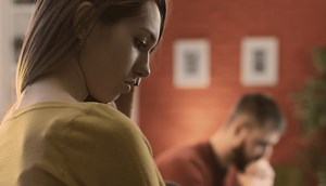 My Boyfriend Ignores Me When He's With His Friends [SOLVED] - RelationshipExplained