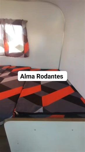 Que estás esperando para comenzar tu sueño En Rodante Alma estamos felices de poder ayudarte Minis rodantes Directo de Fabrica!!! Especificaciones: Medidas 2.44 largo x 1.52 alto x 1.60 ancho más el eje (medidas de interior) Descripción: 📌 Anafe 📌Pileta con bacha de acero inoxidable 📌Ventanas con mosquitero 📌Porta garrafa 📌 Colchoneta y cortinas al tono 📌 Instalaciones de 12 V y 220V 📌Tanque de agua 20 litros con bomba sumergible 12V 📌 Espacio para batería con pinzas 📌Tomas de luz inter