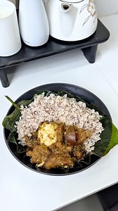 Green stew isn’t Ayamase sauce, this above is Ayamase sauce. Are you making it? Ayamase sauce is usually fried with bleached palm oil, green stew isn’t which makes the taste and aroma extremely different. Ayamase peppermix doesn’t include spring onions and chilli pepper, green stew does. Green stew doesn’t need locust beans to taste but Ayamase does need locust beans to taste infact it’s one of the important ingredients you don’t want to skip. Ingredients to make Ayamase sauce; Bleached palm oil