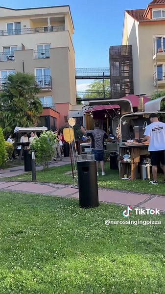 Naro‘s Singing Pizza on TikTok