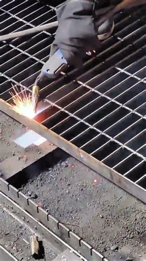 Welding Steel Grating: Step-by-Step Fabrication ⚡
