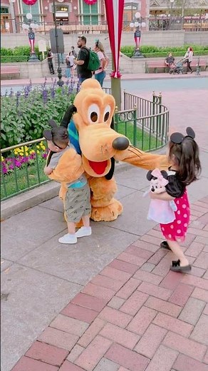 Magical Disney Moments | Disneyland | Character Meets