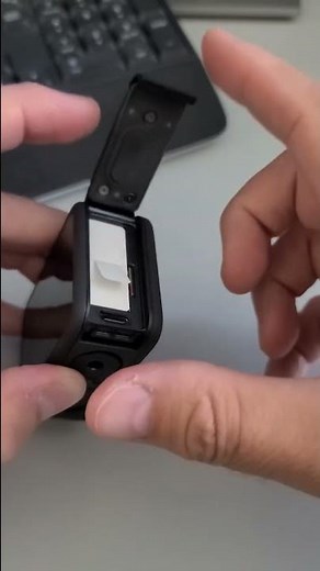 GoPro Hero 11 - How to Open & Close the Battery Door