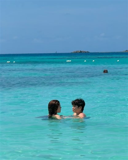 MAH DUARTE on Instagram: "remake de lagoa azul?🤪"