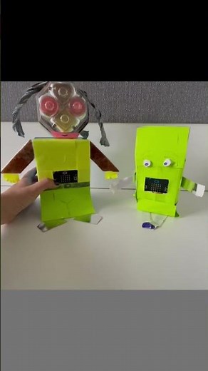 Como armar y programar un ROBOT RECICLADO con MICROBIT #shorts ‪@microprogeek‬