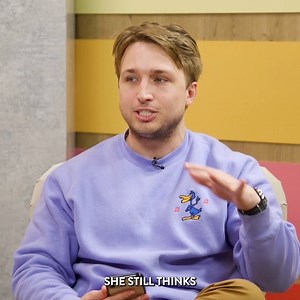 "Am I wrong for being upset my BF constantly checks my Snapchat location?" | Smosh