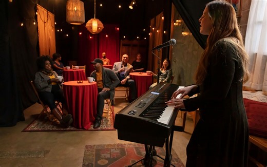 Roland罗兰 FP-E50 配备强大娱乐功能的便携式电钢琴