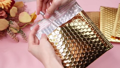 50 Pieces Bubble Mailers 3 Sizes Self Seal Adhesive Poly Mailers Metallic Foil Glitter Padded Shipping Bubble Envelopes for Valentine Mailing Packing Small Business(Gold)