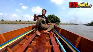 1.9M views · 18K reactions | Orang kalau dah telebih akal...cmni la jadi nya  Orang seberang Ni mmg gile!!! 來來來 Kite main darat pun x katam lagi.... Dia dah main atas air pulak  selamat berbuka kawan2 credit: Bike Boat Car | FCR Performance | Facebook