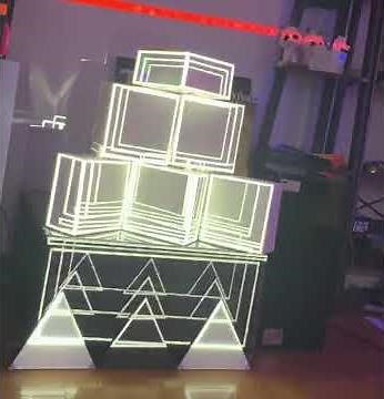 Projection Mapping: Testing out some HeavyM 2 Shaders and transition effects.