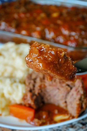 🍽️ Classic Homestyle Meatloaf “After making meatloaf for half a century, this might be the best one yet!” 💬 Get the Full Recipe 👇 (check c.o.m.m.e.n.t) | Christmas Home Recipes