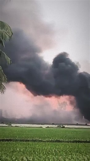 HeavenlyHillsTirupati on Instagram: "A explosion occurred at the border of Lakkavaram Irusumanda villages in Malikipuram mandal, Konaseema. Large quantities of gas are gushing out from an ONGC pipeline, spreading like a thick fog for nearly a kilometer. The incident has triggered panic and fear among local residents. Authorities have issued announcements via public address systems instructing people in three nearby villages not to use electricity or cooking stoves as a precautionary measure. Fla