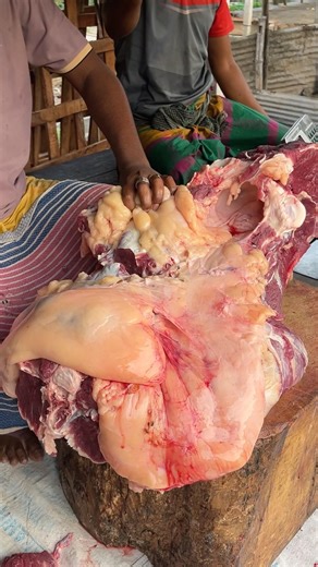 Amazing cow's meat processing skills