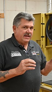 Install your bandsaw blade in the correct way! Give your blade the support it needs to last long and cut more effectively. Alex Snodgrass | Woodcraft