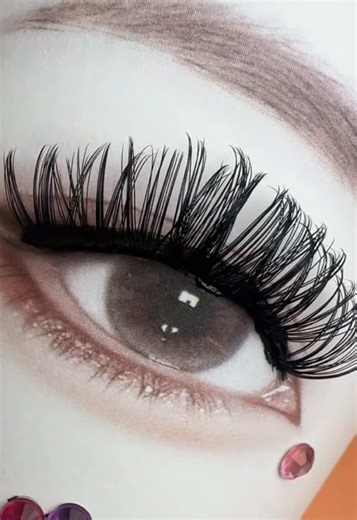 Cute Waterproof Lashes That Look Natural