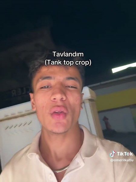 Tank Top Crop Outfit Ideas for Summer