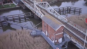 🛰️ We’re using drones to speed-up our work on this 100-year-old swing bridge. 🌉 👉 https://www.networkrail.co.uk/running-the-railway/our-routes/anglia/improving-the-railway-in-anglia/swing-bridge-renewals/ #AngliaSwingBridges #PuttingPassengersFirst | Network Rail