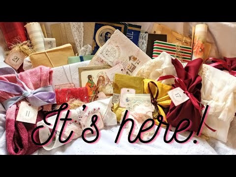 Vintage & Handmade Ephemera Advent Calendar and I Buy One!