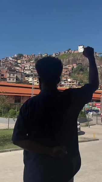 É tempo de Direitos Humanos ✊🏿 Hoje, 10 de dezembro, é o Dia Internacional dos Direitos Humanos. O Ibase, que tem a democracia como fundamento principal, tem a defesa dos direitos humanos como um dos pilares de sua atuação. É importante lembrar para não esquecer: defender os direitos humanos e defender que todas e todos tenham garantidas coisas básicas como o respeito à vida e à liberdade.