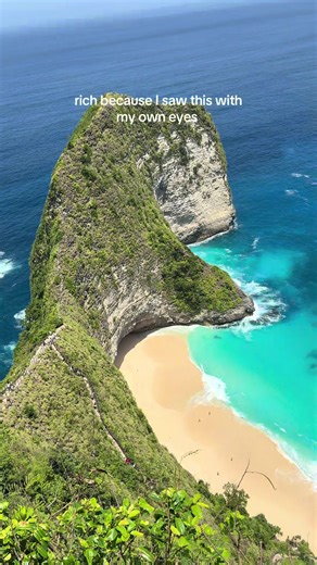 Explore the Breathtaking Nature of Bali's Beaches