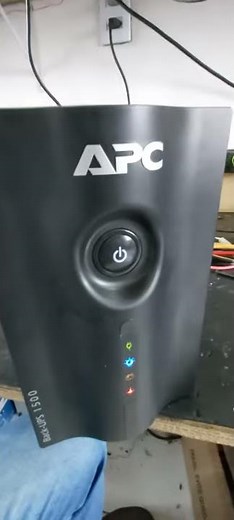 No-break APC piscando led da bateria e emitindo sonoro, o que pode ser?