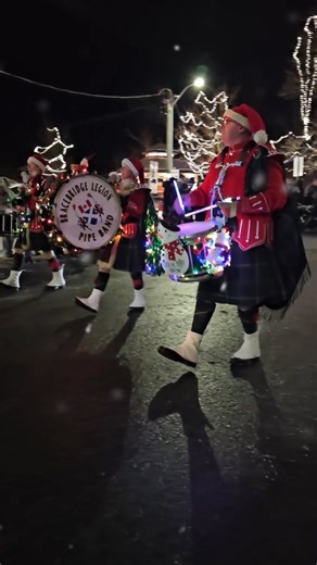 BB Chamber of Commerce on Instagram: "Amazing showing for tonight's Santa Claus Parade in Bracebridge. 👏🎅 We love to see so much support for our community, from the outstanding floats put together by our local businesses and organizations to the incredible attendance! Thank you so much to @rotaryclubbml for organizing a fantastic event and for the invite to have us join you in serving got chocolate to those who stayed after to meet Santa. Merry Christmas everyone 🎄 @downtownbracebridge @visit