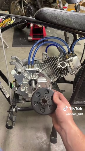 Installing clutch and chain on my Predator 212 Minibike #fyp #predator212 #minibike #212 #isaac_80