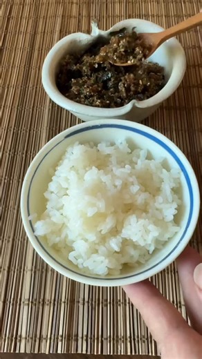 Furikake is a popular Japanese rice seasoning made from dried seafood, seaweed, and flavorful seasonings. While it’s commonly sold as a prepackaged item in Japan, homemade Furikake is easy to make, delicious, and free from preservatives or artificial ingredients. Get the recipe from the link in our bio. Furikake Recipe: https://www.japanesecooking101.com/furikake-recipe/ | Japanese Cooking 101