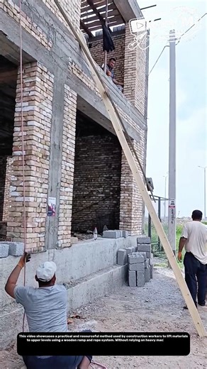 Ingenious Manual Lifting System Using a Wooden Ramp | Simple Construction Hack That Works.