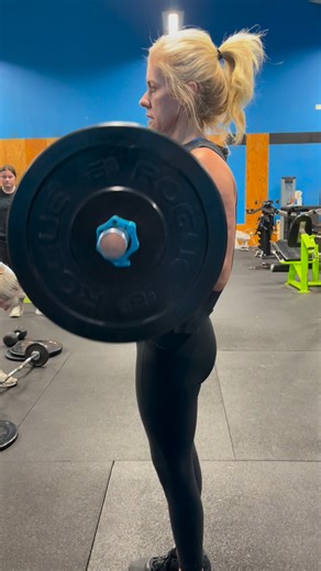 Sometimes you gotta get mean to get lean. Easy Bar Bent Over Rows being shown here by Angela, she also hit a PR in her Drag Curl this morning, all while on a cut which makes it more impressive! #pullday #back #biceps #makeprogress #notexcuses #dowork #grinddaily #trainwithpurpose #trainwithjpayne #fitnessgoals #8weekchallenge | Jay Payne