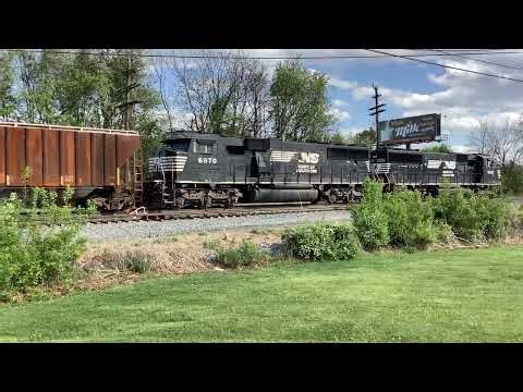 Norfolk Southern SD70MAC Pulls In The Yard