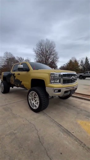 Massive 26x14 McGaughys lifted trucks – power, style, and performance