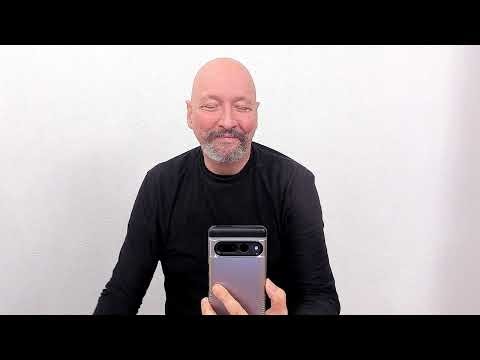 tech-constrained signing / signing that is adapted to fit technology