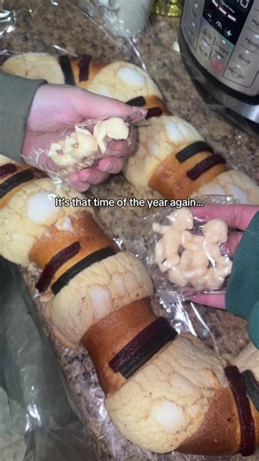 Celebrate Rosca de Reyes: Traditions and Meaning