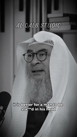 Can a man do handshake with an old woman? #shorts #islamicshorts #assimalhakeem #scholar #islam