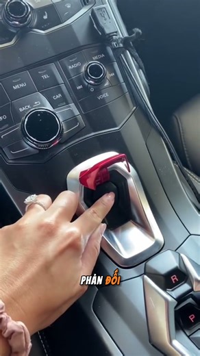 Nút khởi động Lamborghini và câu chuyện táo bạo phía sau #lamborghini #supercar