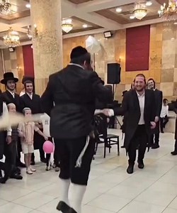 We love seeing your fun and exciting wedding shtick! Send in your best video to be featured on SimchaSpot 🥳🤩🎶 #simchaspot | Simcha Spot