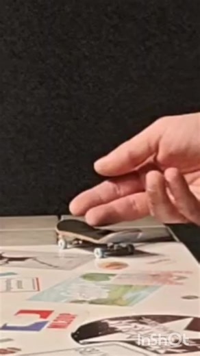 Weird Wednesday part 2 #fingerboarding #weirdwednesday #inverted #sormiskeitti