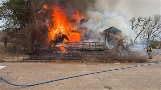 🚨 FIRE ALERT – PINE BLUFF 🚨 Pine Bluff Fire Department is currently on the scene of a residential fire at 14th & Pine Street. 🚒 Fire crews are actively responding. Please avoid the area to allow emergency personnel to work safely. We’ll share updates as more confirmed information becomes available. #PineBluff #FireAlert #FirstResponders #PBFD #TheHeatMagazine | The Heat Magazine