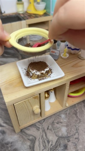 Making the World’s Smallest Tiramisu! ☕️🍰🇮🇹 #miniature #food #bakery