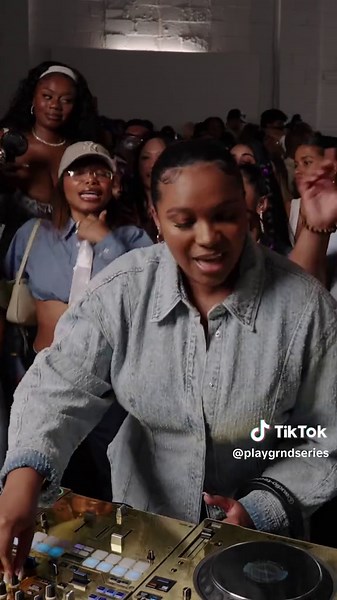 Amazing DJ Transitions That Will Blow Your Mind